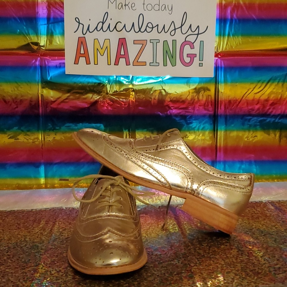 GOLD wing tips